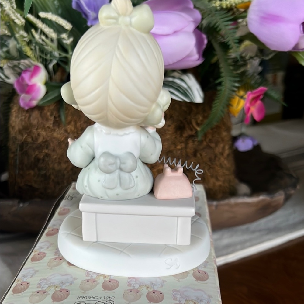 Precious Moments Tell It To Jesus Figurine - Picture 2 of 3